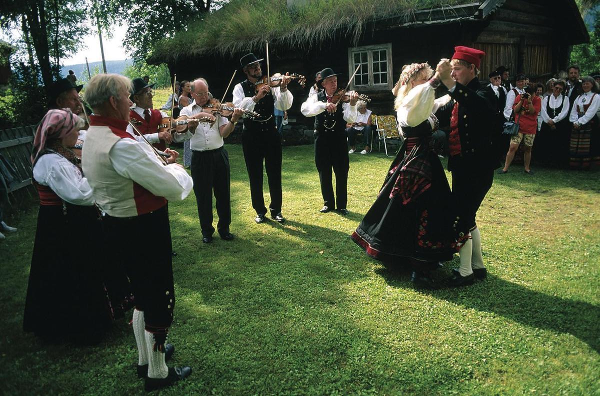 Vil ha flest mogeleg med på landsfestivalen i gamaldans