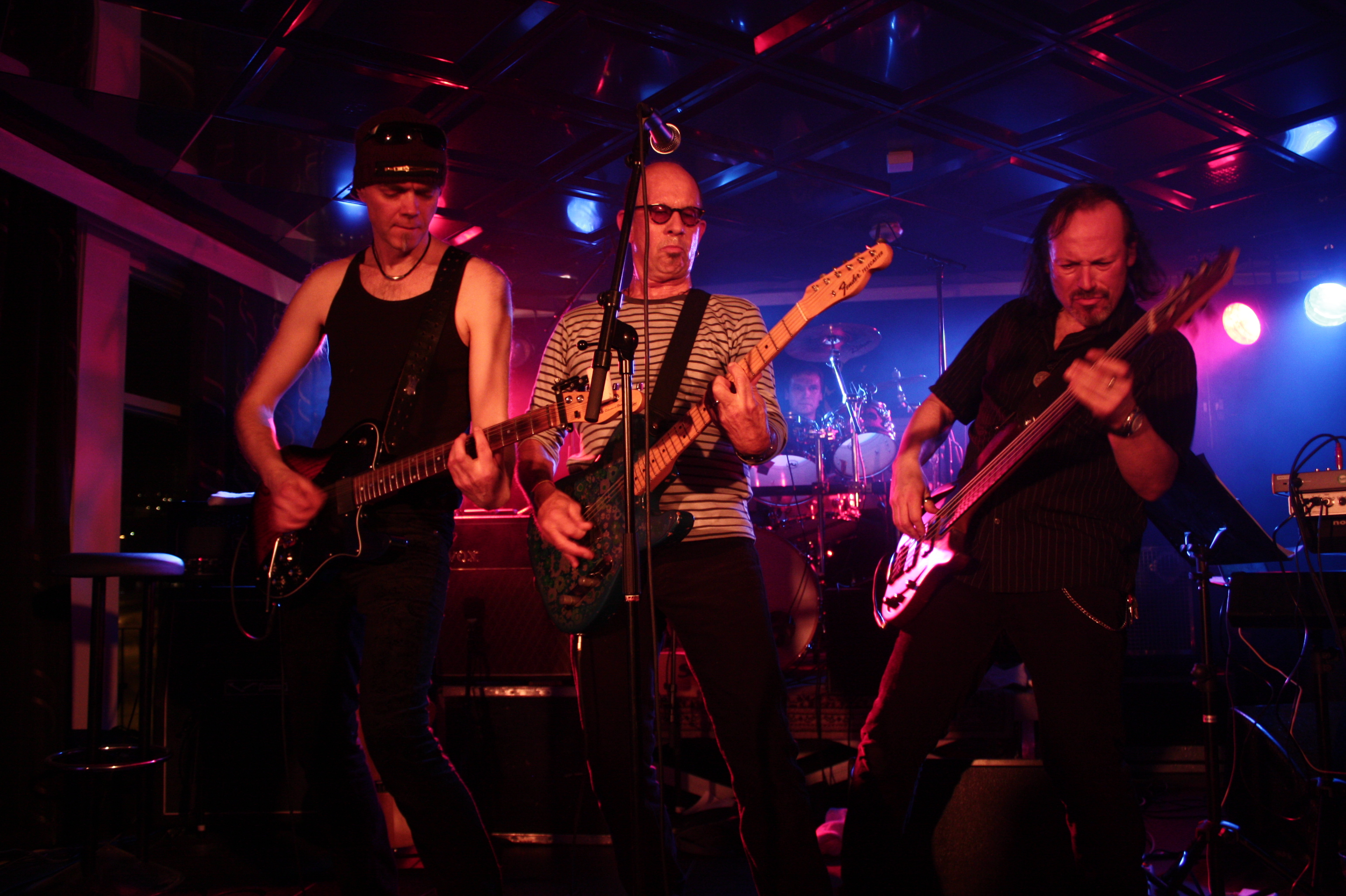 Thompson & Eriksen inntar Iris Scene